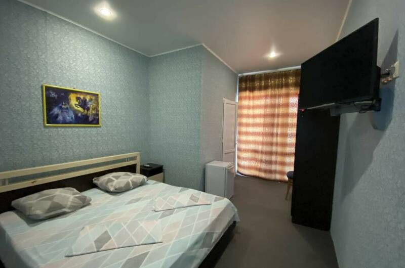 Двухместный номер на 2 этаже с балконом (2.4)