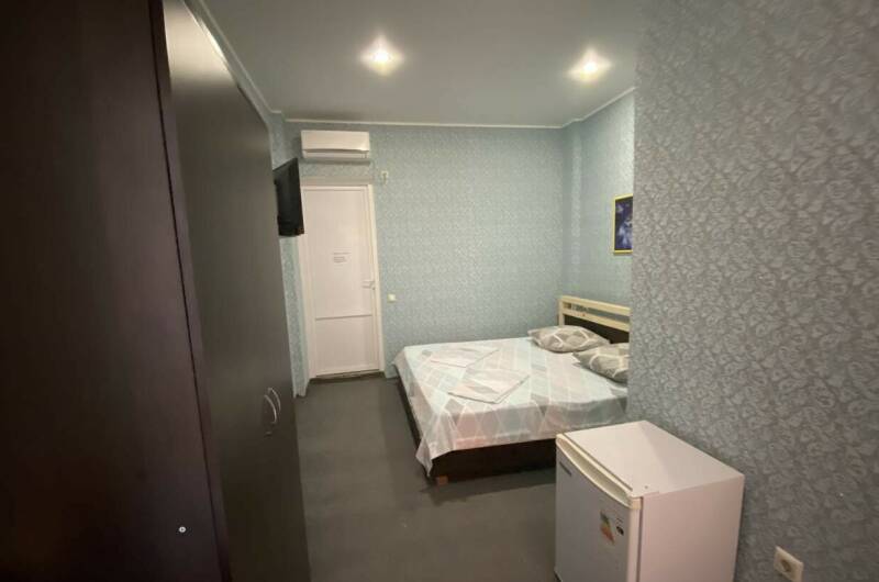 Двухместный номер на 2 этаже с балконом (2.4)