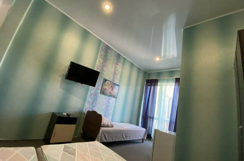 Трёхместный на 2 этаже с балконом (2.3)