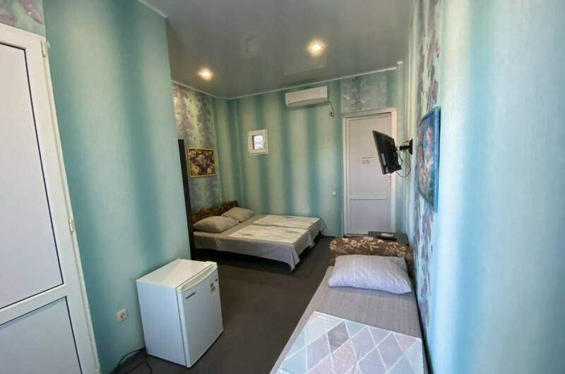 Трёхместный на 2 этаже с балконом (2.3)