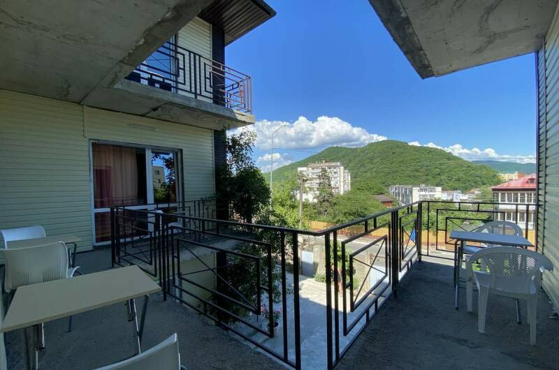 Трёхместный на 2 этаже с балконом (2.3)