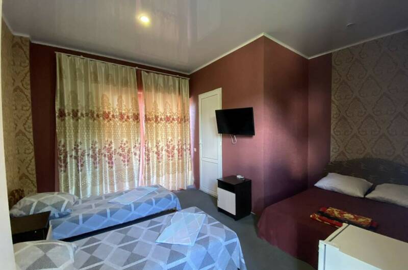 Четырехместный с балконом на 2 этаже (2.1)