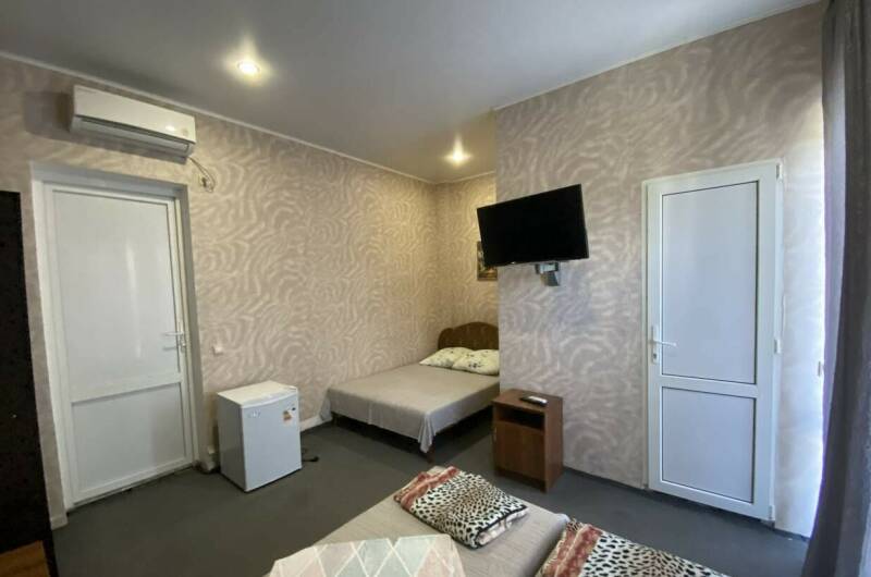 Четырехместный номер на 2 этаже с балконом (2.6)