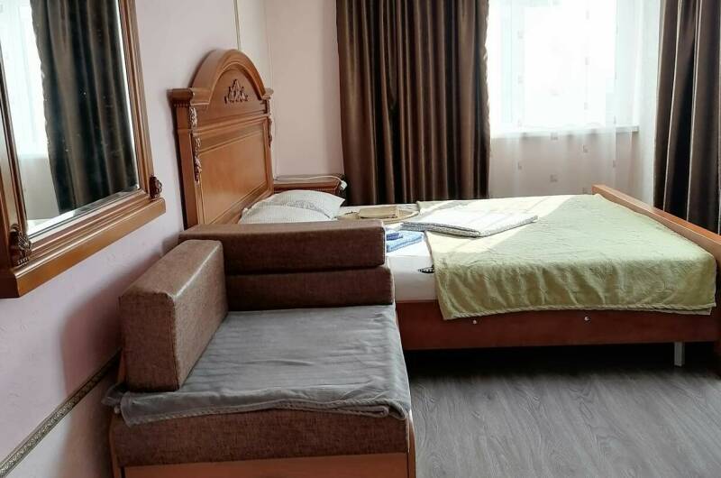 Двухместный с одной большой кроватью с доп. местом