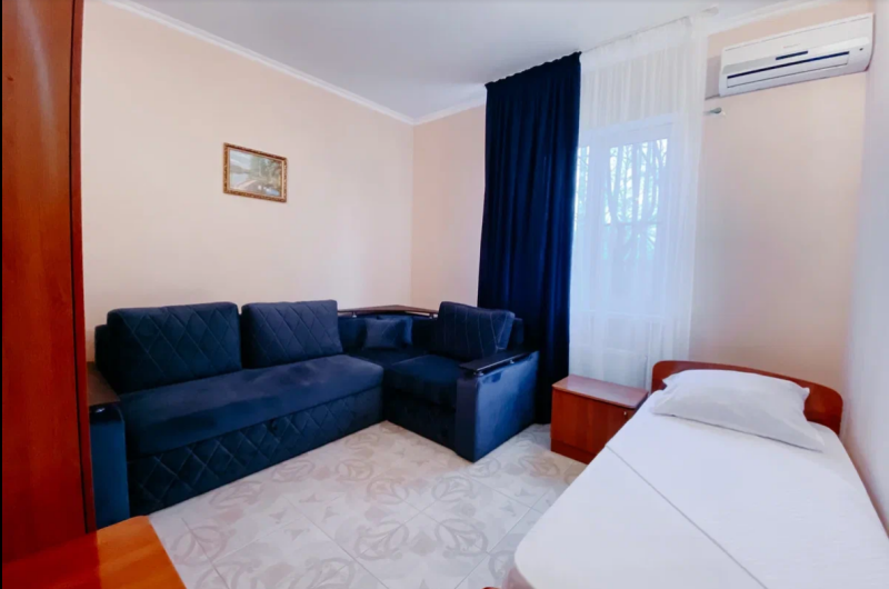 Двухкомнатный шестиместный