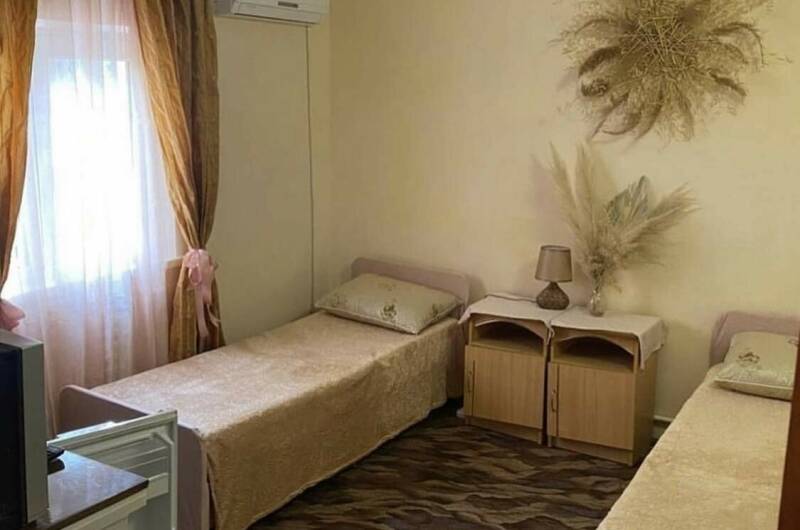 Домик на 4 человека с личной беседкой