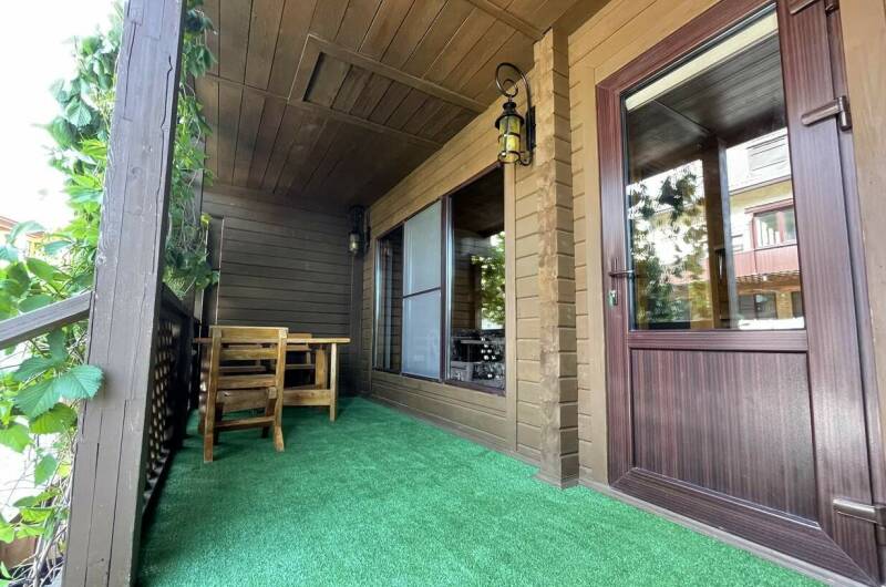 Трёх-четырехместный номер из натурального дерева