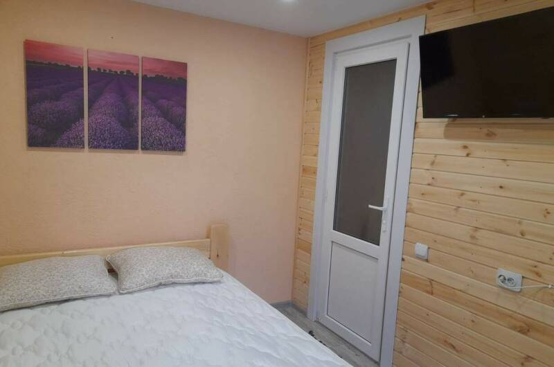 «Семейный» с отдельной верандой и кухней 4 места