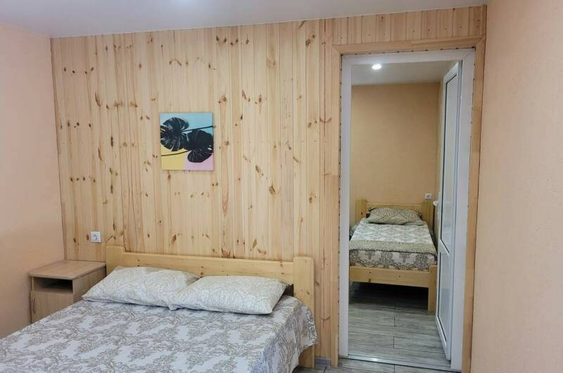 «Семейный» с отдельной верандой и кухней 5 мест