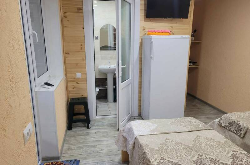 «Семейный» с отдельной верандой и кухней 5 мест