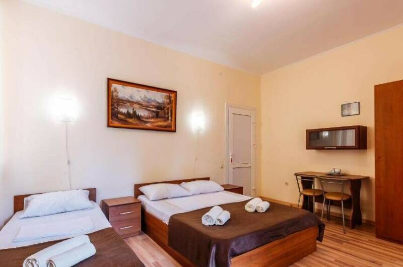 «Стандарт» 3-х местный с балконом