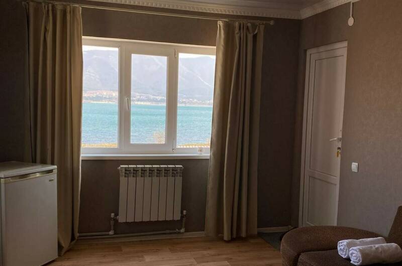 Двухкомнатный номер с балконом с видом на море
