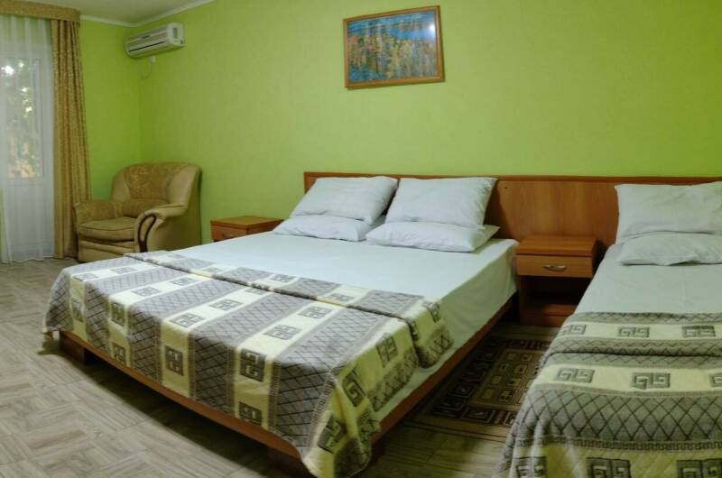 Трёхместный «Стандарт» с выходом на территорию