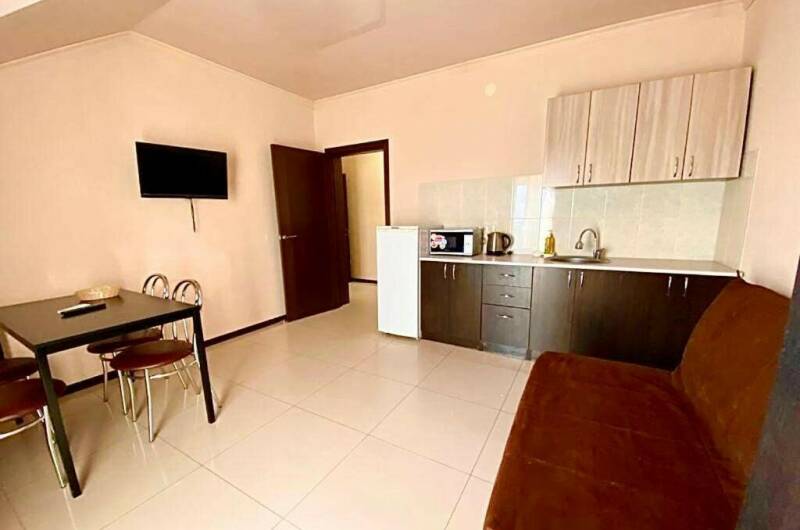 Двухкомнатный «Люкс» с мини-кухней