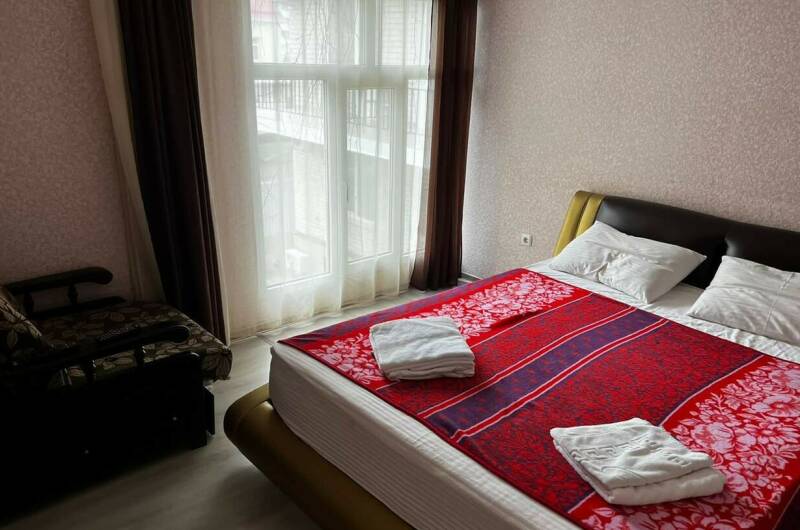 «Люкс» 2 комн 6-ти мест + 1. Балкон на реку