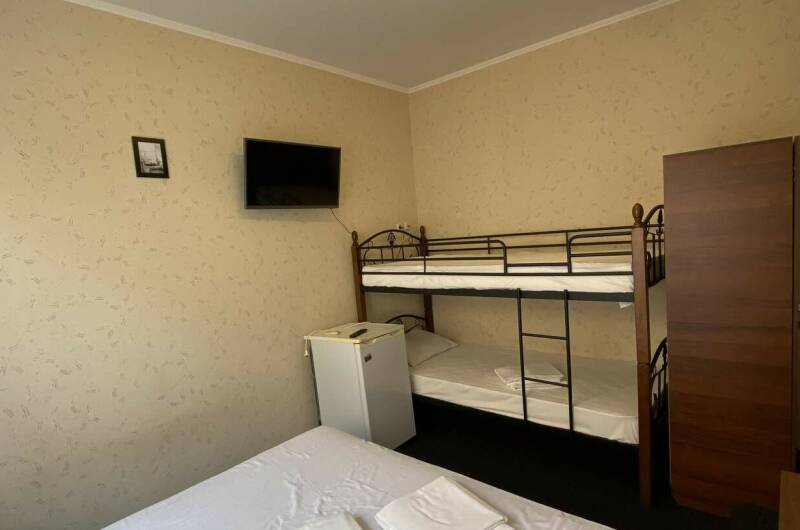 Стандарт с двухъярусной детской кроватью