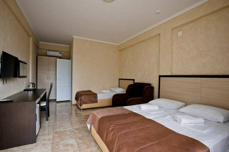 Трехместный номер без вида на море