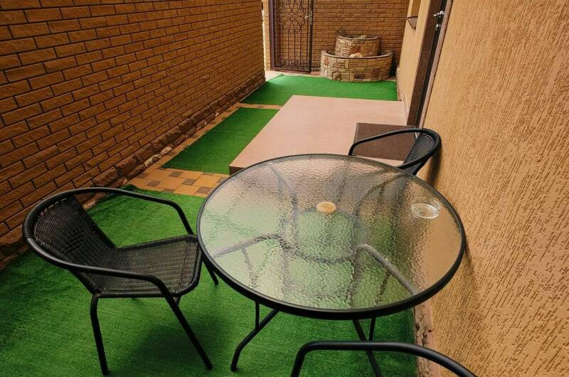 Апартаменты 5-местные с двориком (корпус Корвет)