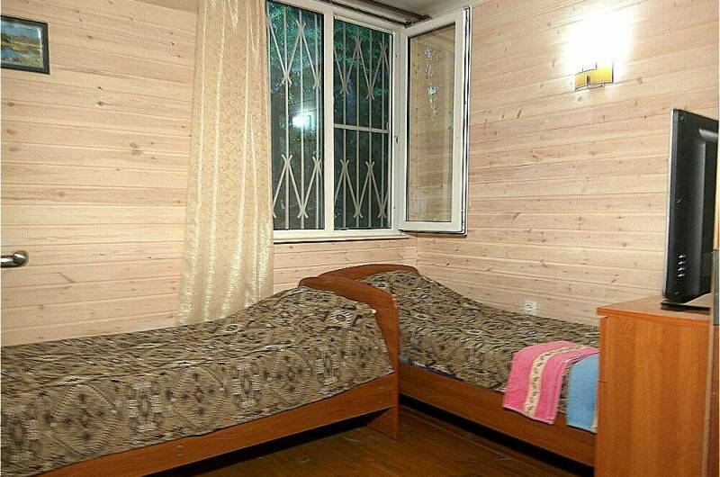 Четырехместный двухкомнатный в летнем домике