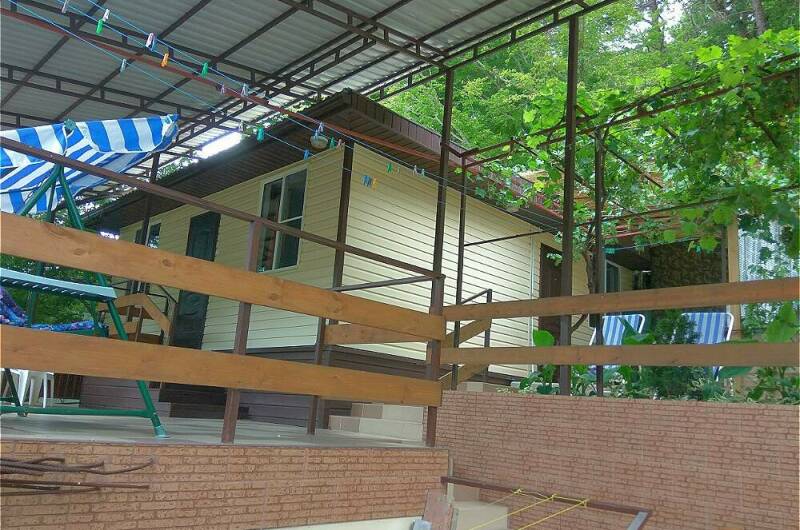 Четырехместный двухкомнатный в летнем домике