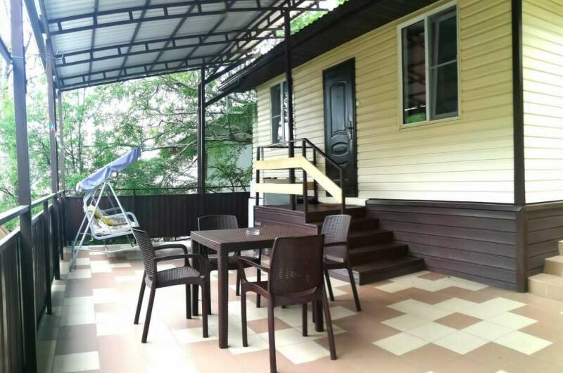 Четырехместный двухкомнатный в летнем домике