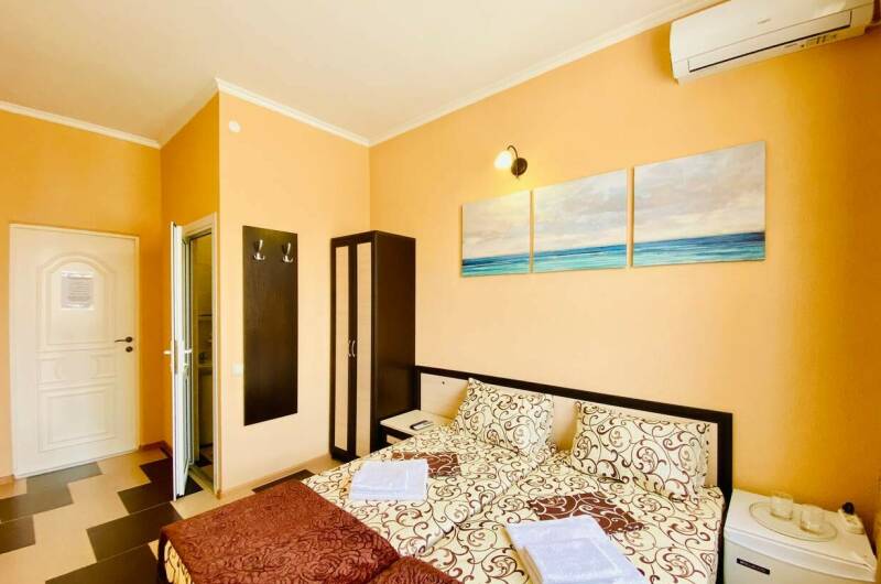 Двухкомнатный с двумя санузлами и балконом