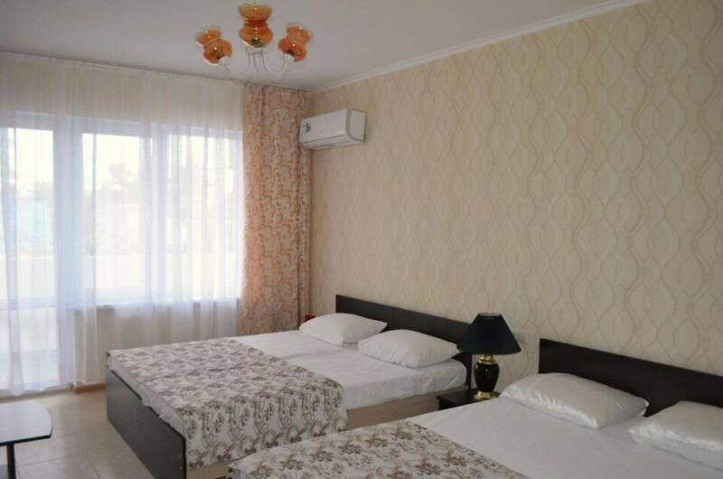 Двухместный «Семейный» c боковым видом на море