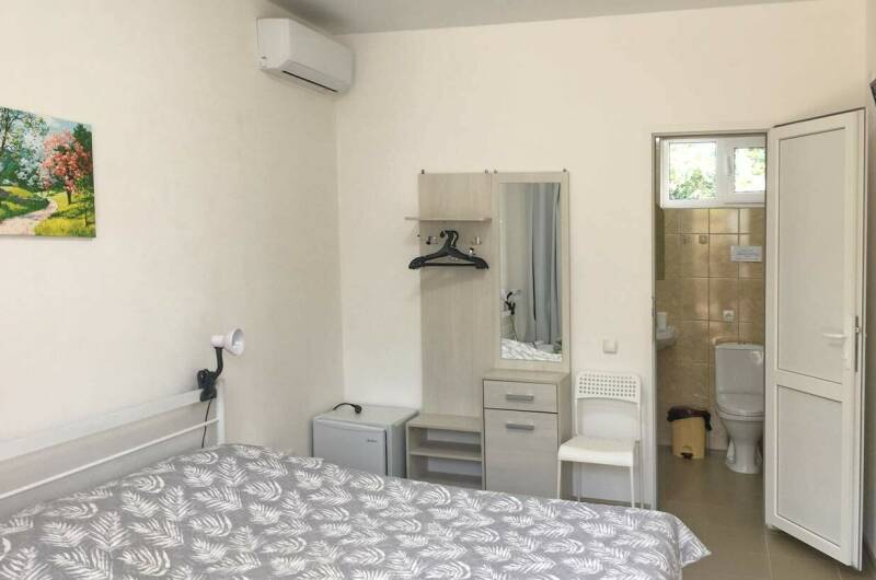 Комната на двух человек с удобствами на 1 этаже