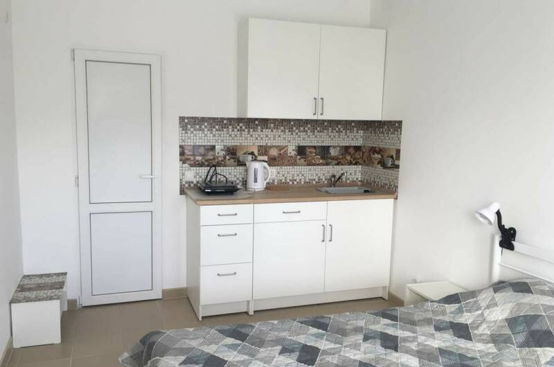 Двухкомнатный с мини-кухней на 2 этаже