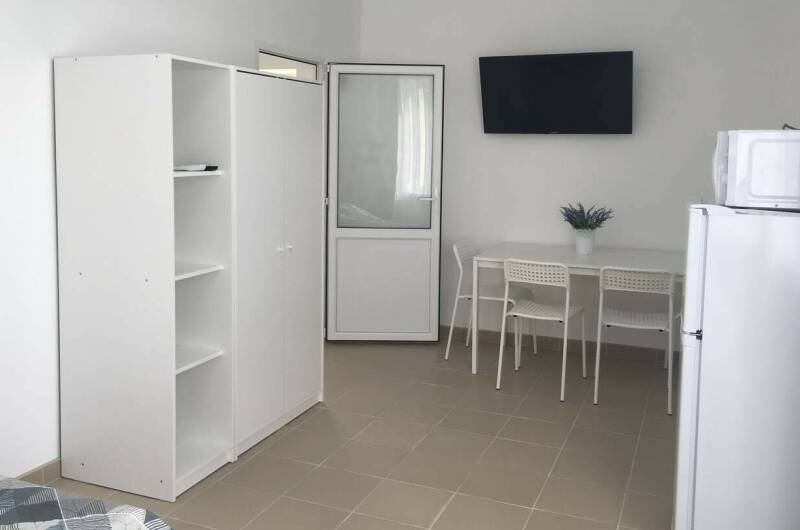 Двухкомнатный с мини-кухней на 2 этаже