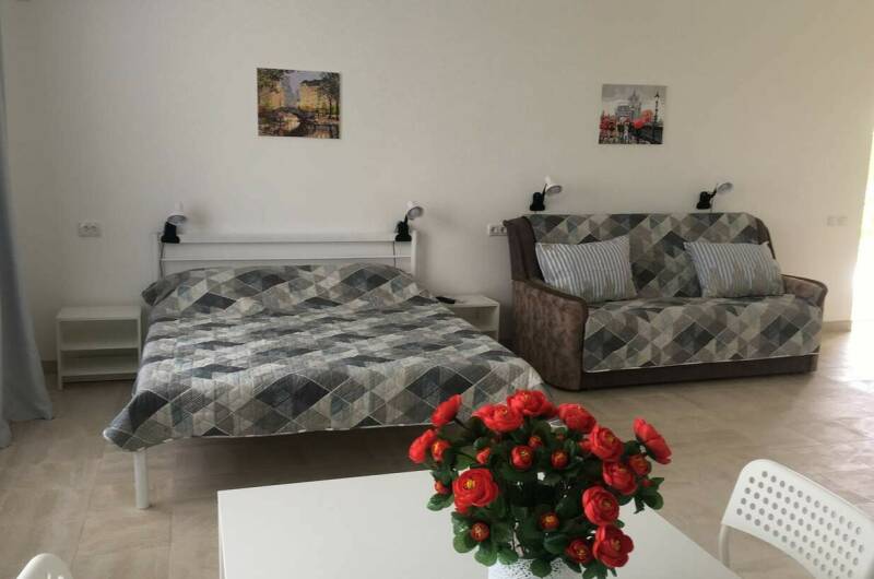 Студия на 2 этаже