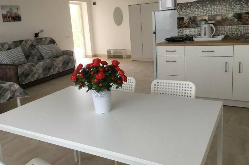 Студия на 2 этаже