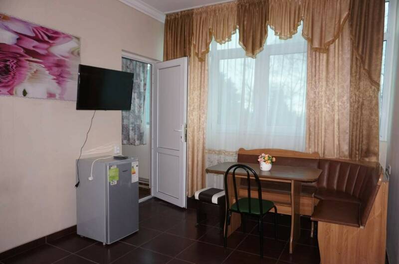 «Люкс» двухкомнатный на 3−4 человека