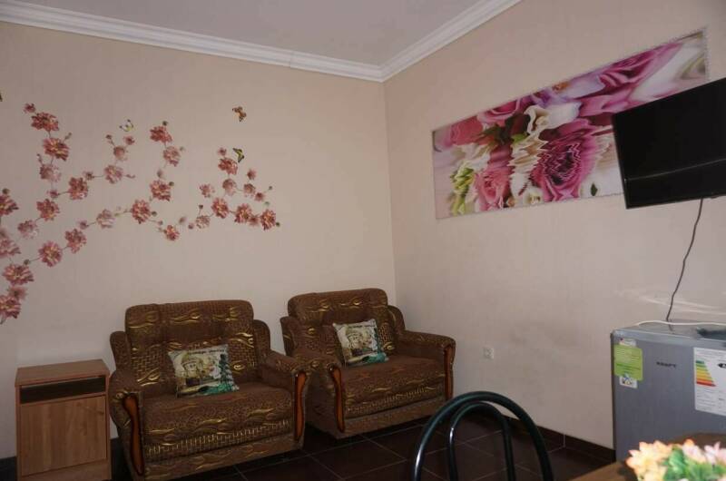 «Люкс» двухкомнатный на 3−4 человека