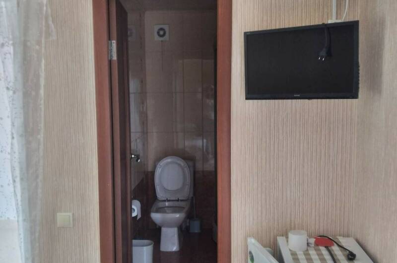 Первый этаж отдельного домика все удобства