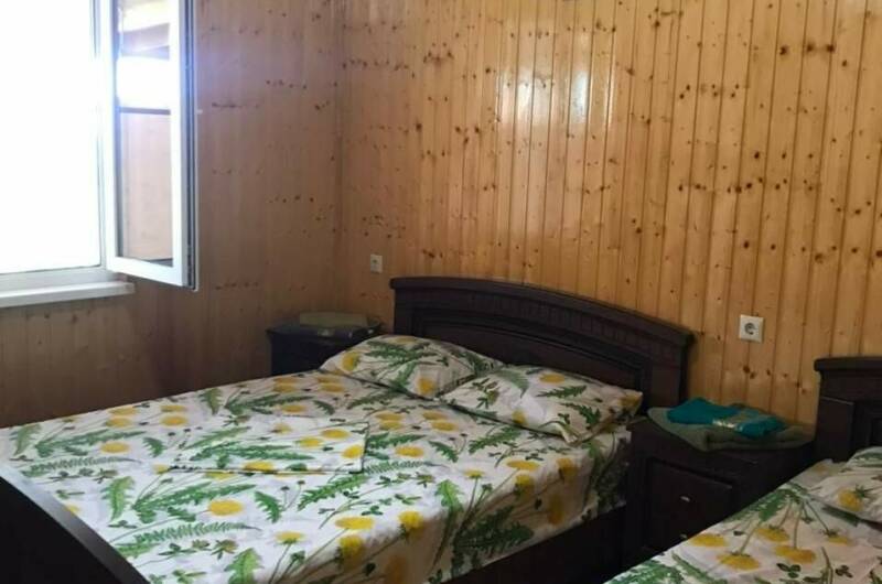 № 2 Номер с удобствами на 3−4 человека