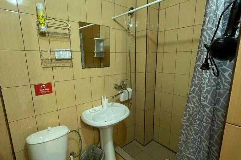 Номер 10- 3-х местный номер с удобствами+д.место