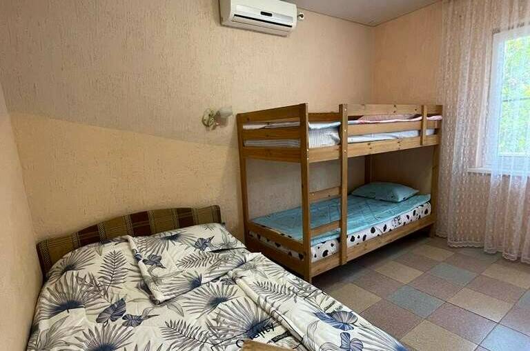 Номер 10- 3-х местный номер с удобствами+д.место