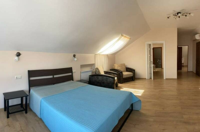 «Делюкс» семейный двухкомнатный на мансарде