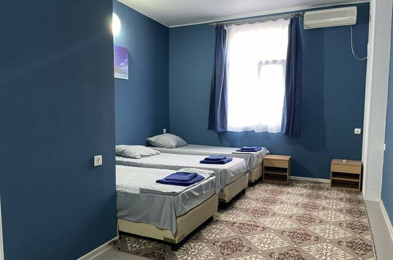 Трехместный номер с общей кухней на 2 номера