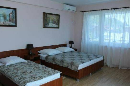 Трехместный номер с балконом