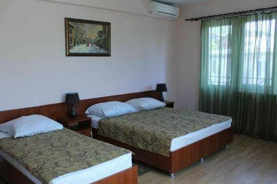 Трехместный номер с балконом