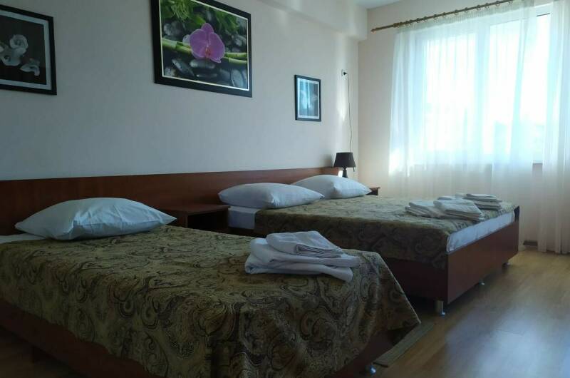 Трехместный номер с балконом