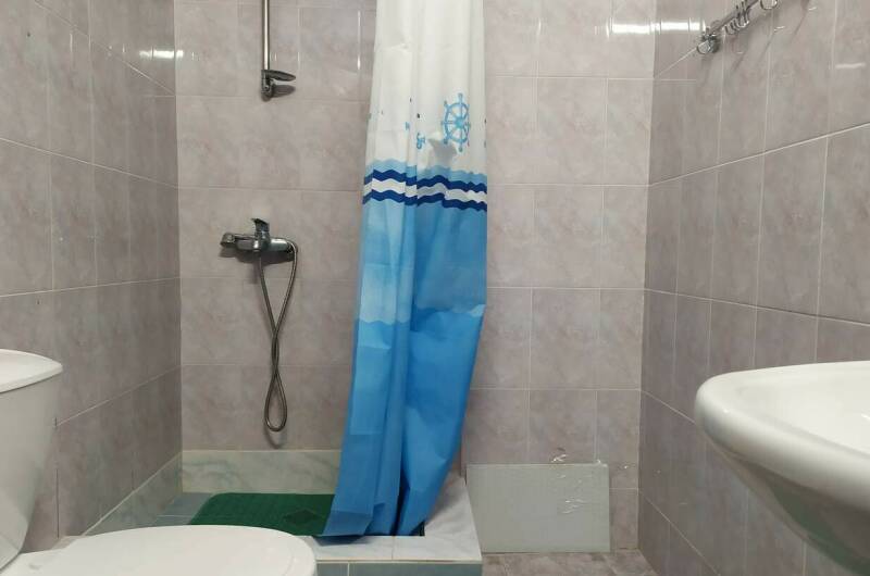 Двухместный номер с балконом (двуспальная кровать)