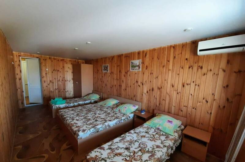 Этаж под ключ из 3 комнат до 12 человек