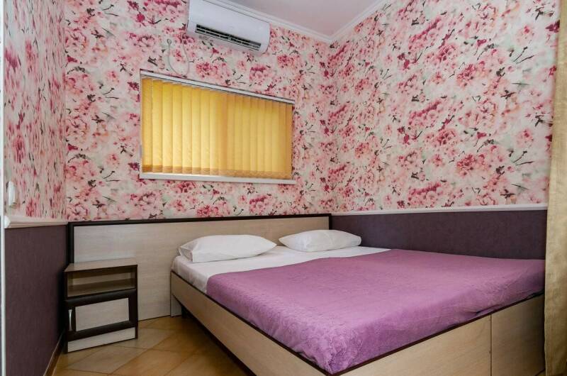 Номер «Стандарт» с балконом четырехместный