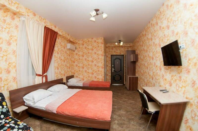 Номер «Студия» с балконом четырехместный