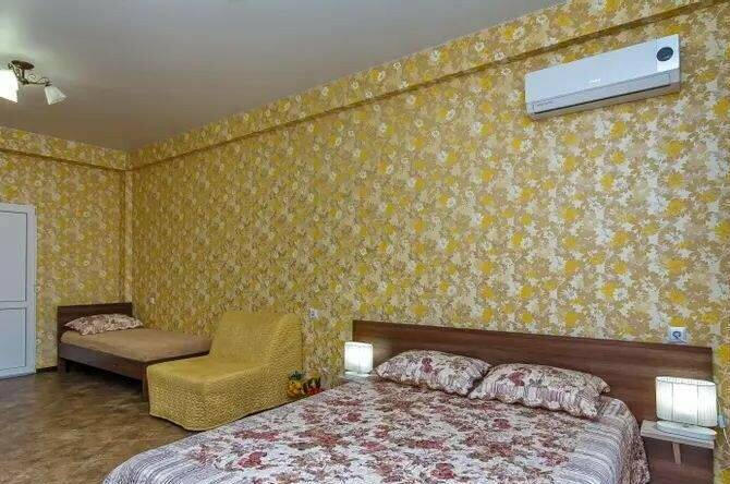 Номер «Студия» с балконом четырехместный