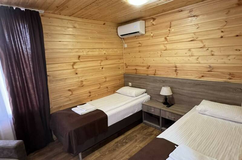 Домик с двумя спальнями и кухней