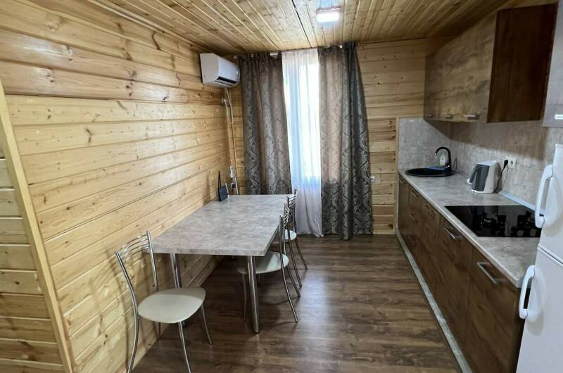 Домик с двумя спальнями и кухней